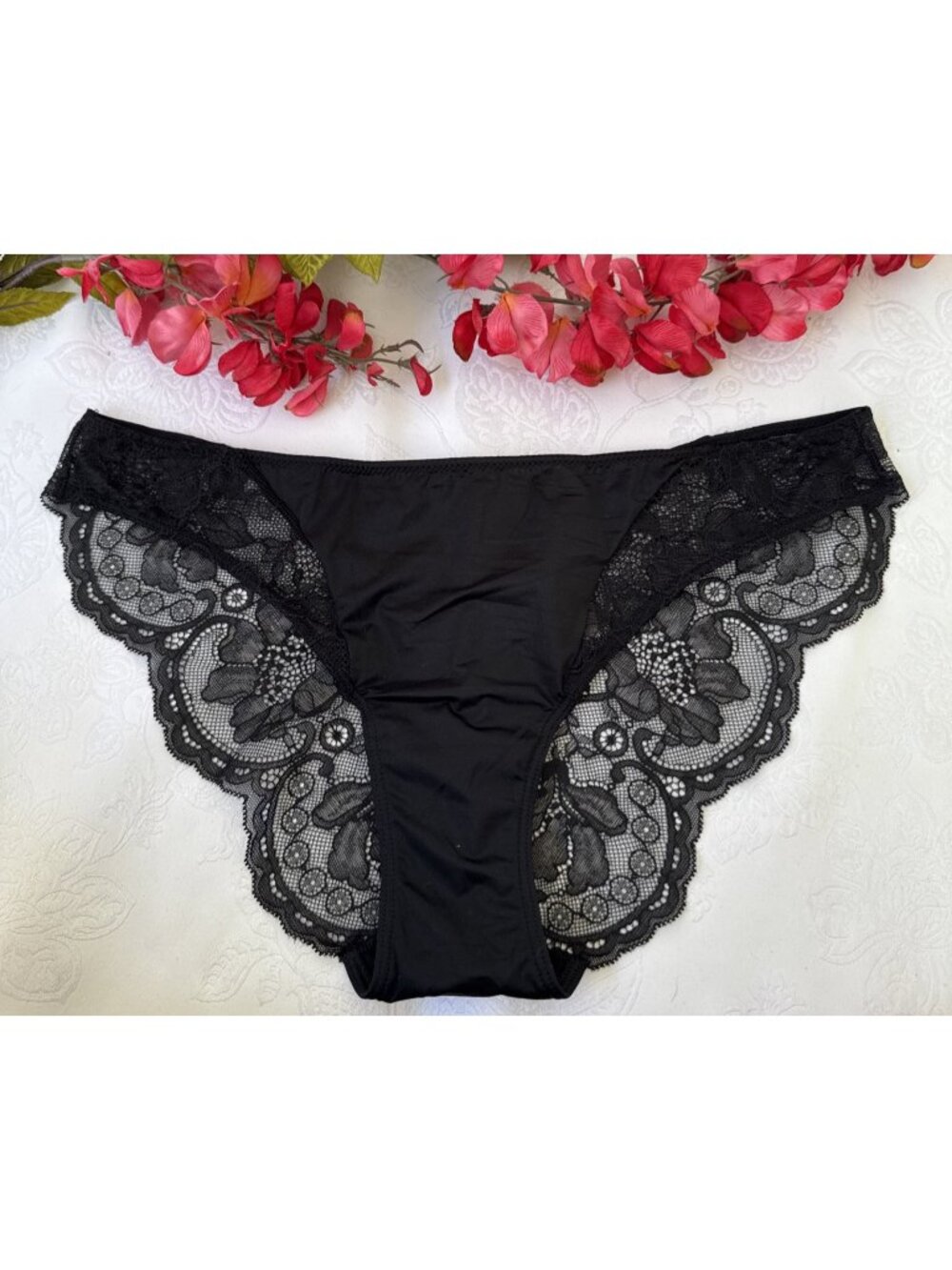 VICTORIA'S SECRET L BLACK SILKY LACE GOLD CHARM BACK CHEEKINI TANGA PANTIES NWT